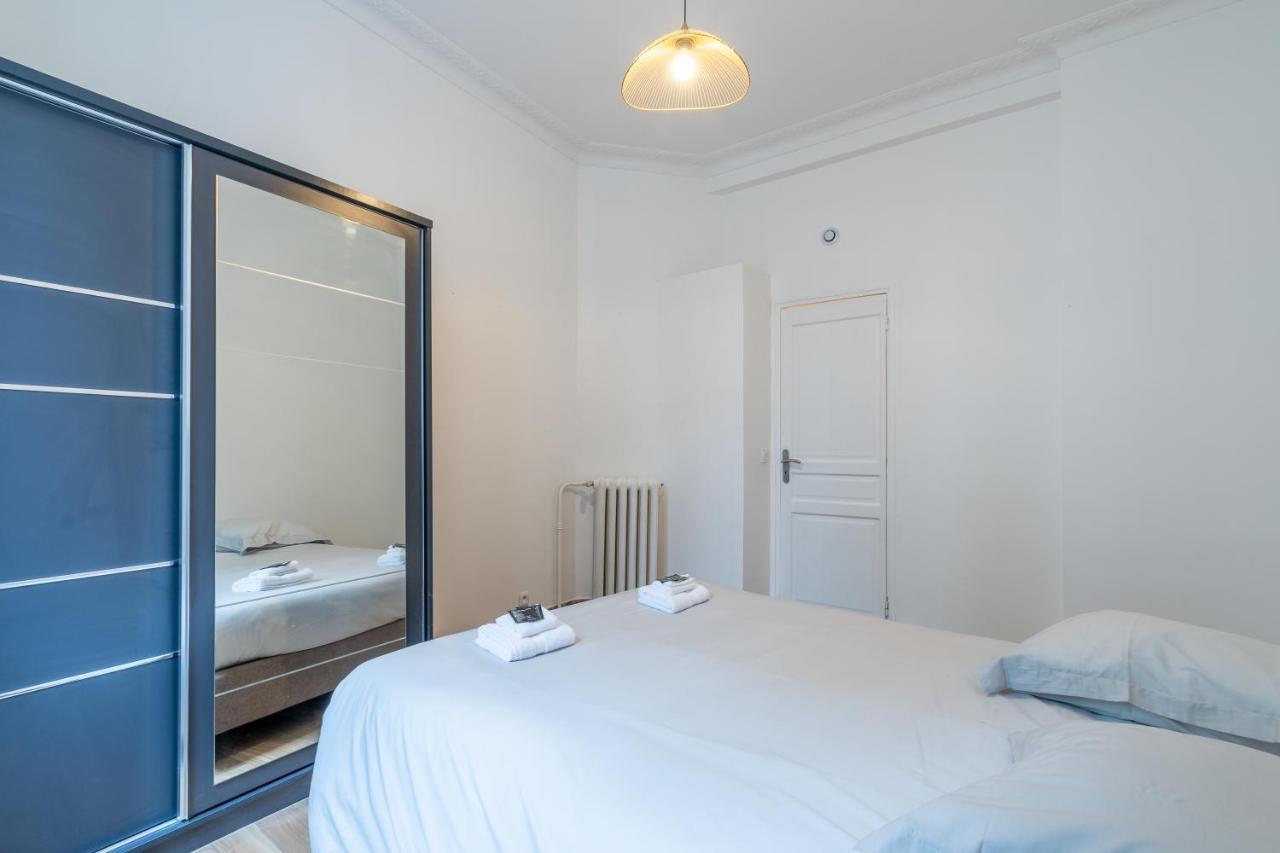 Appartement Metro Alexandre Dumas Paris Exterior foto